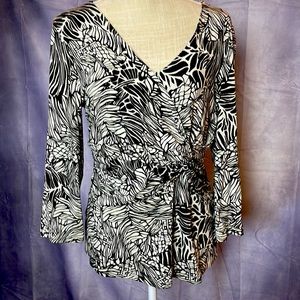 CABLE & GAUGE V NECK BLACK/WHITE TOP SOFTLY KNOTTED BODICE SIZED L